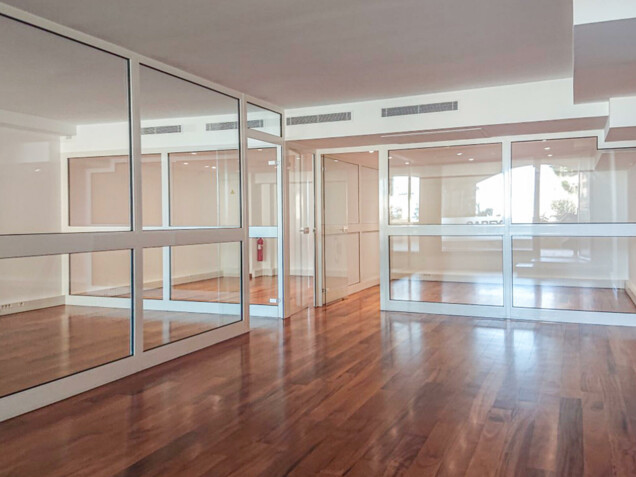 PORT DE FONTVIEILLE - BUREAU CALME - PARFAIT ETAT