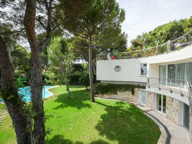Продажа Saint-Jean-Cap-Ferrat Виллa / больше 5 комнат