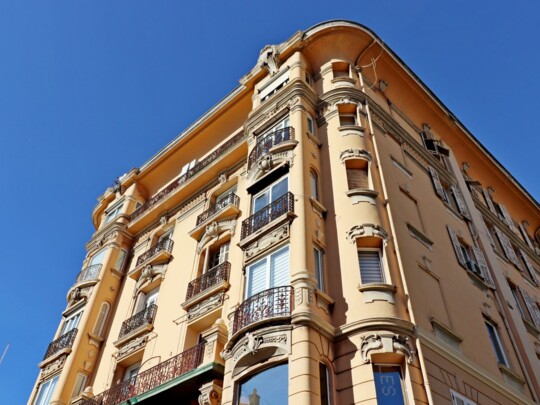 BEAUSOLEIL - FRONTIÈRE MONACO - 5 PIÈCES USAGE MIXTE