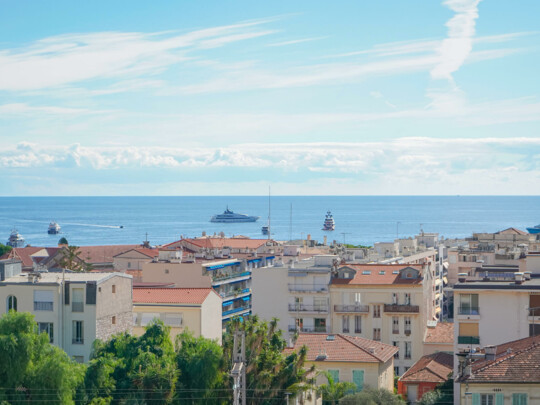 BEAULIEU-SUR-MER - 4 PIÈCES - PROCHE DES PLAGES