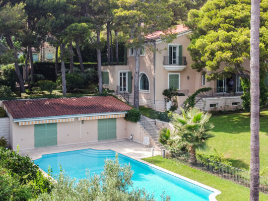 SAINT JEAN CAP FERRAT - VILLA ÉLÉGANTE VUE MER