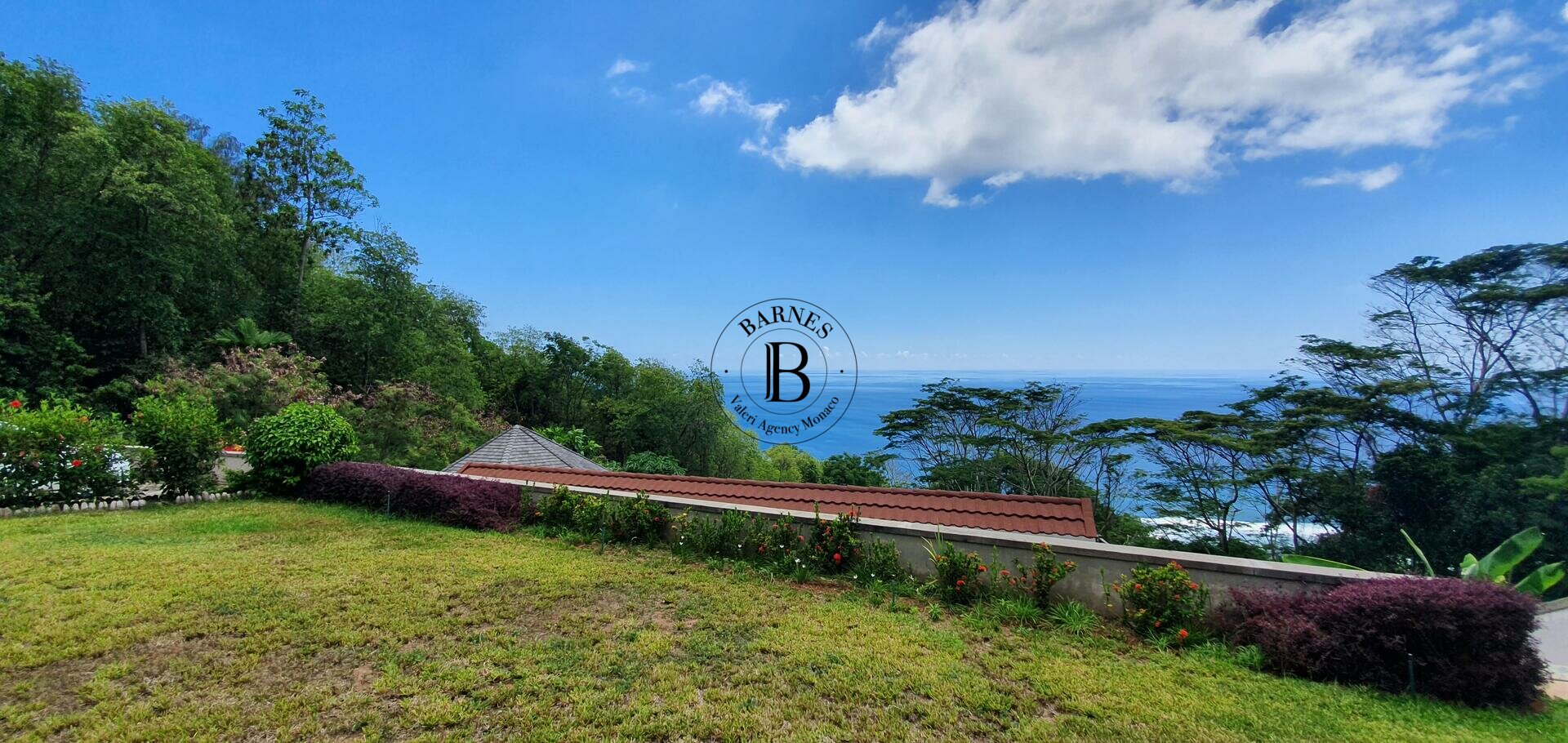 SEYCHELLES - LUXURY SEA FRONT VILLA - 4/14