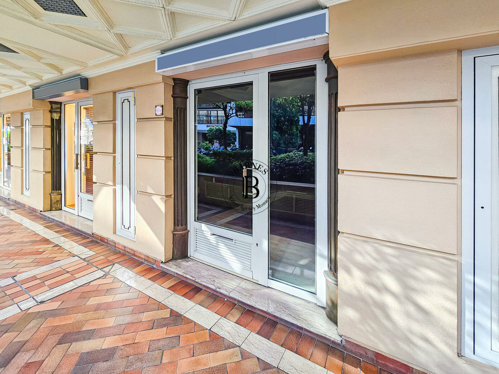 CARRÉ D'OR - UFFICI CON FINESTRA - 2/6