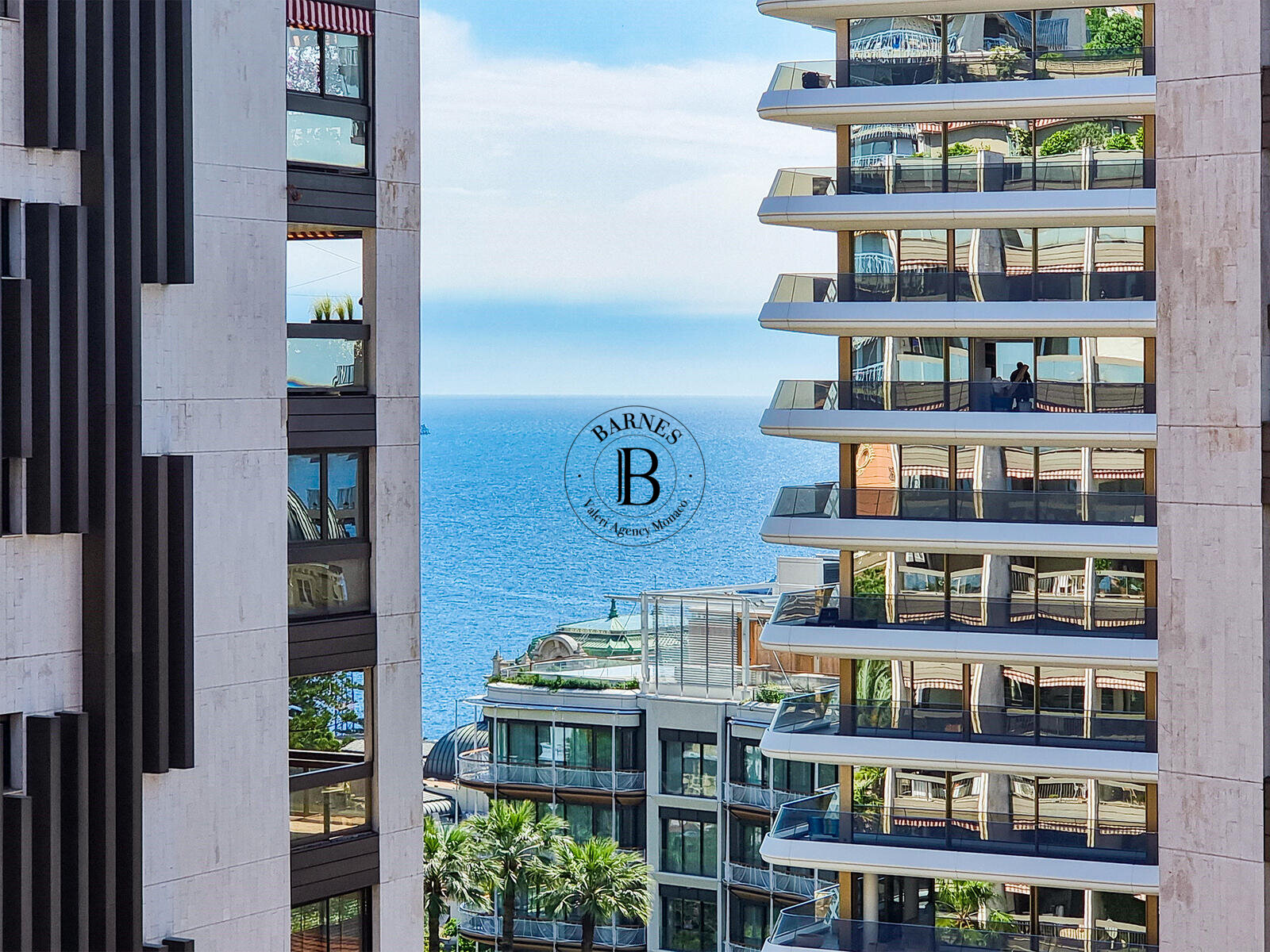 MONTE-CARLO - BUREAUX MEUBLES SPACIEUX - ETAGE ELEVE - 2/8