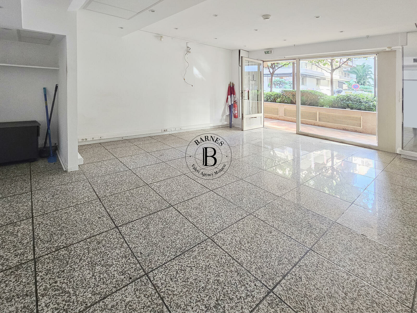 CARRÉ D'OR - UFFICI CON FINESTRA - 3/6