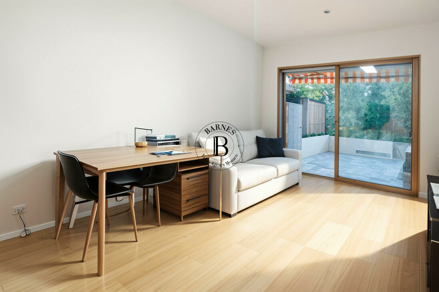 CARRE D'OR - STUDIO REZ-DE-JARDIN AVEC TERRASSE - CALME - 3/12