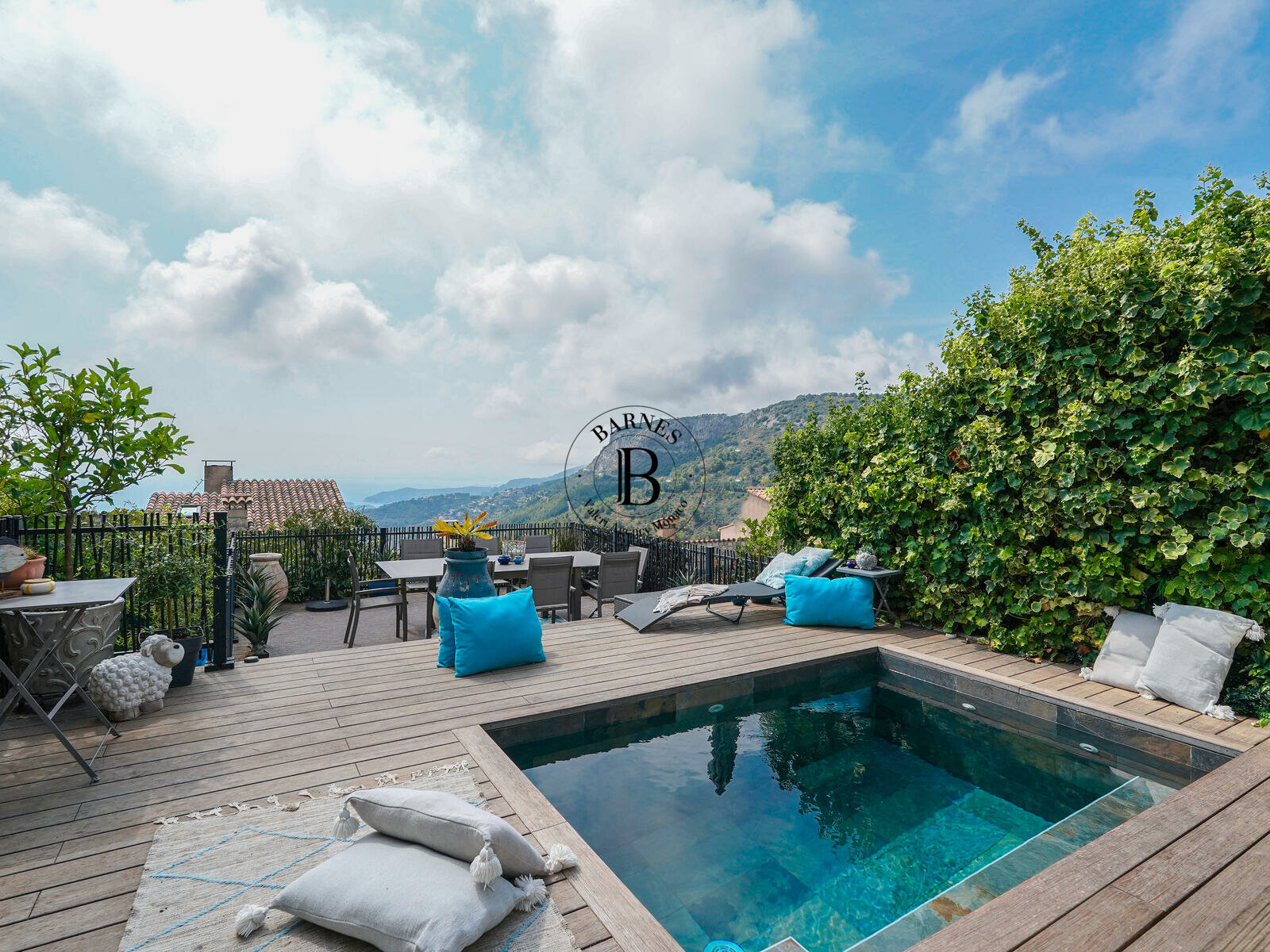 LA TURBIE - VILLA BIFAMILIARE - VISTA MARE E PISCINA - 2/16