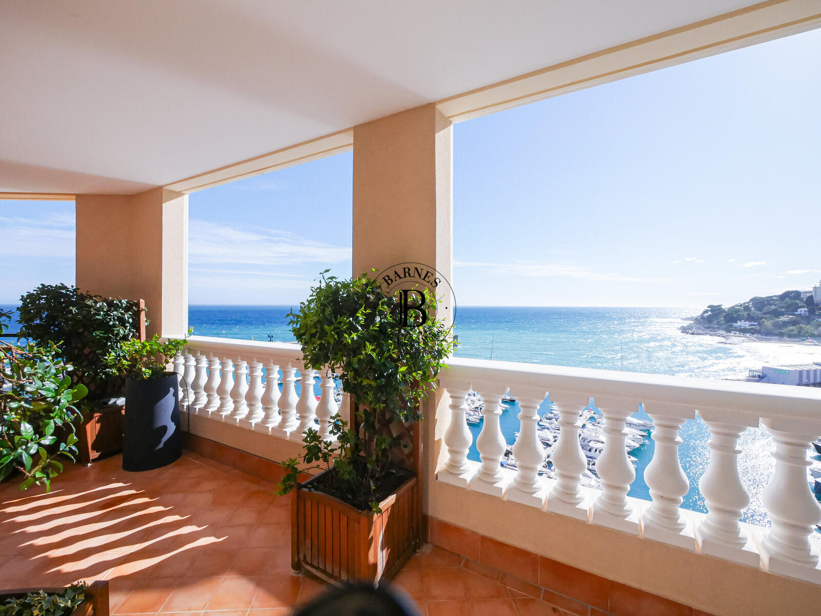 FONTVIEILLE - 7 PIÈCES AVEC PISCINE PRIVÉE - DERNIER ÉTAGE - 3/19