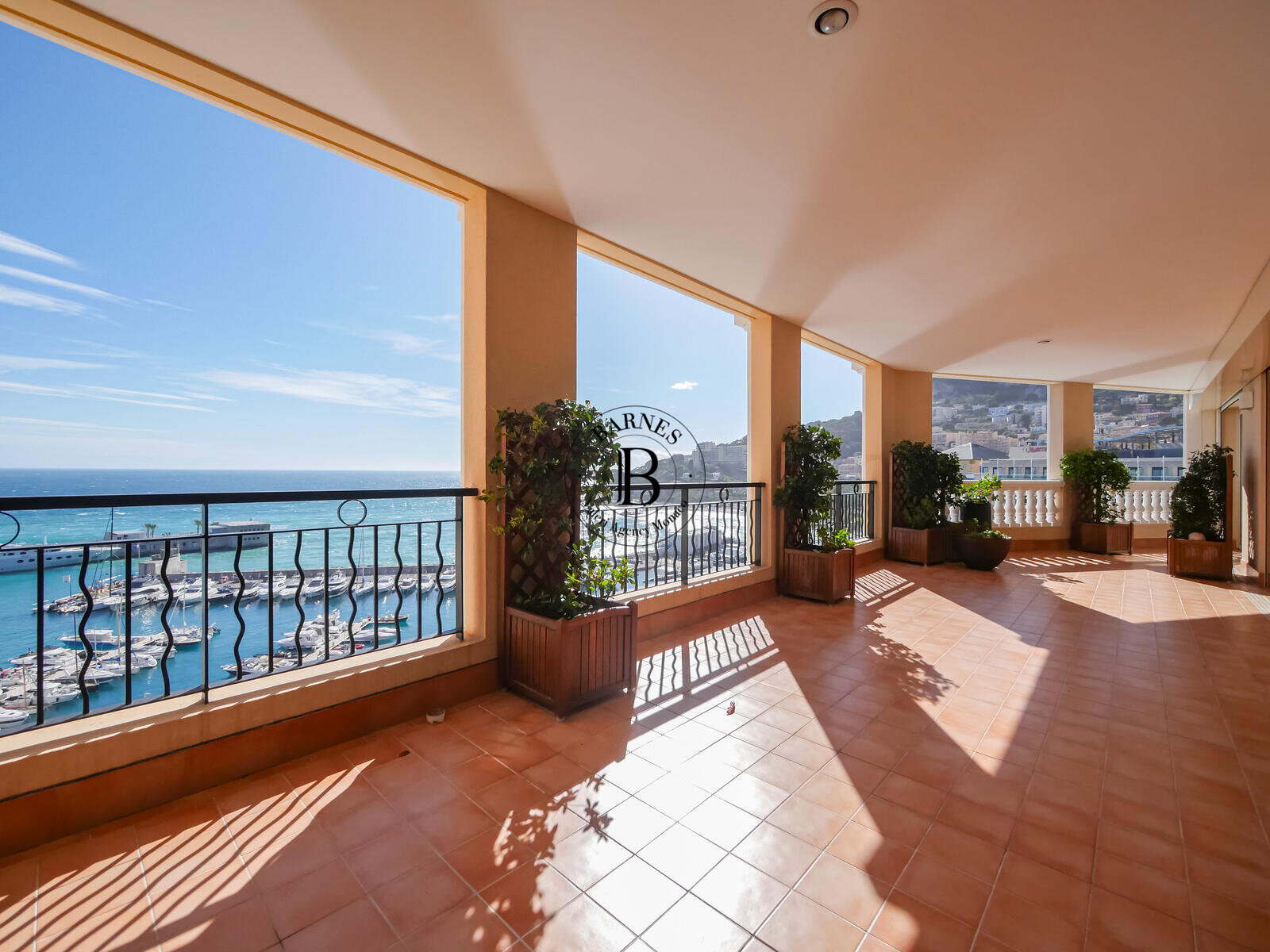 FONTVIEILLE - 7 PIÈCES AVEC PISCINE PRIVÉE - DERNIER ÉTAGE - 4/19